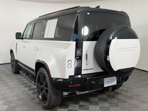 2026 Land Rover Defender P400 X-Dynamic SE