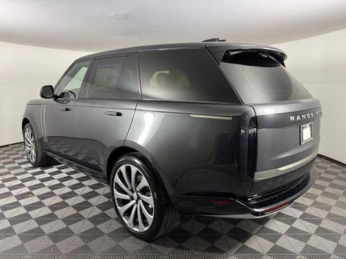 2025 Land Rover Range Rover P530 SE