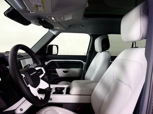 2025 Land Rover Defender P400 X-Dynamic SE