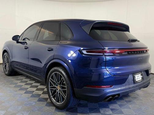 2024 Porsche Cayenne Base