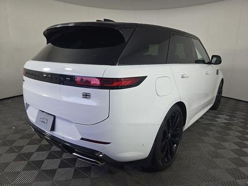 Fuji White 2025 Land Rover Range Rover Sport P460 Dynamic SE