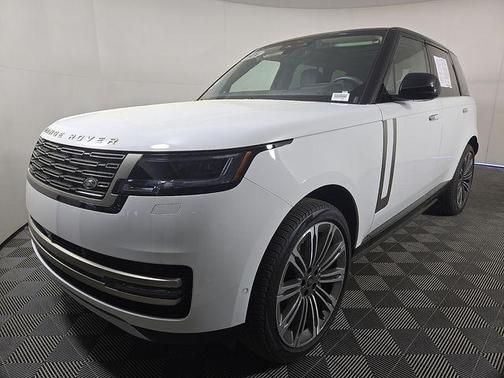 Fuji White 2024 Land Rover Range Rover P400 SE