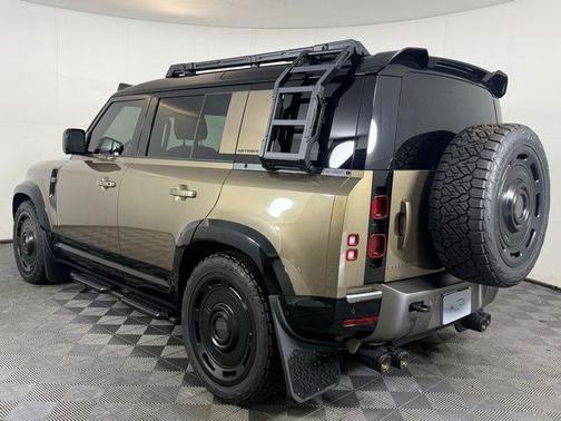 2025 Land Rover Defender P400 X-Dynamic SE