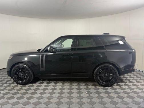 2025 Land Rover Range Rover P400 SE