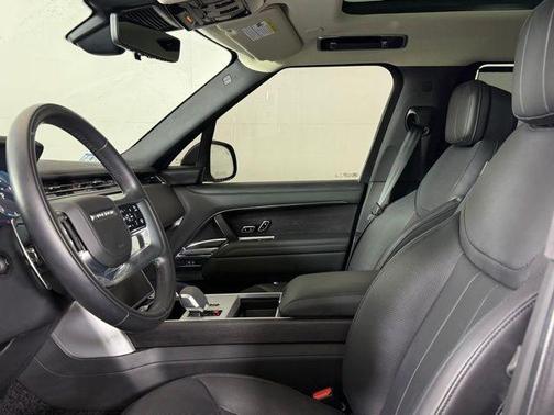 2024 Land Rover Range Rover P530 SE