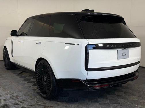 2024 Land Rover Range Rover P530 SE