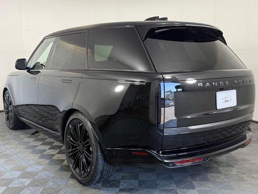 2026 Land Rover Range Rover SE