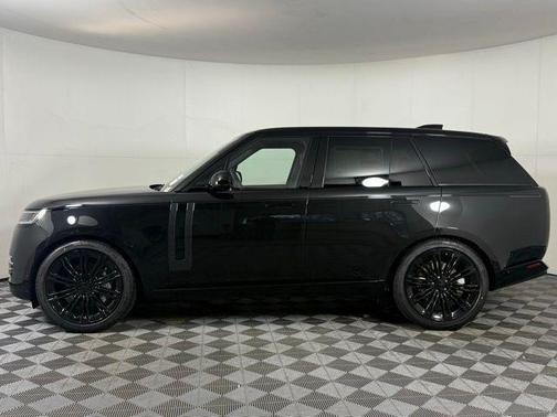 2026 Land Rover Range Rover SE