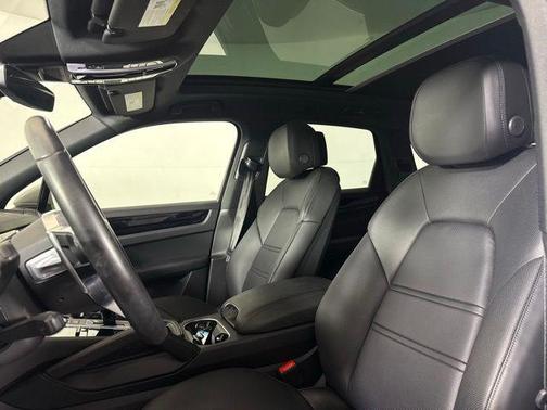 2023 Porsche Cayenne Base