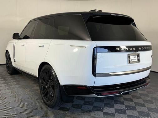 2023 Land Rover Range Rover P400 SE