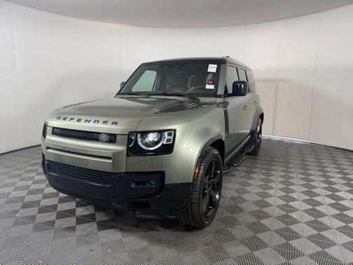 2025 Land Rover Defender P400 X-Dynamic SE