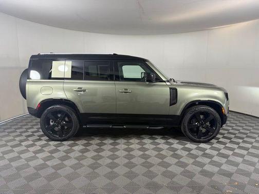 2025 Land Rover Defender P400 X-Dynamic SE