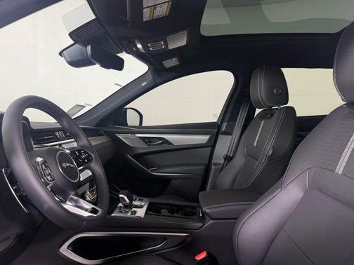 2025 Jaguar F-PACE P400 R-Dynamic S