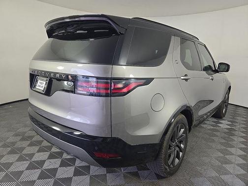Silicon Silver 2023 Land Rover Discovery P300 S R-Dynamic