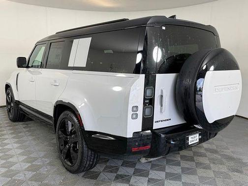 Borasco Grey 2026 Land Rover Defender P400 X-Dynamic SE