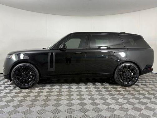 Santorini Black 2026 Land Rover Range Rover P530 SE 7 Seat