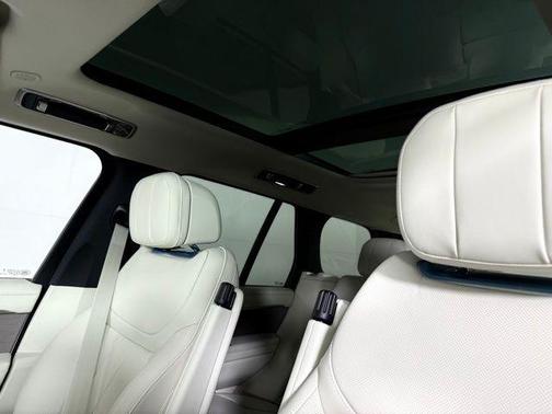 2025 Land Rover Range Rover P530 SE