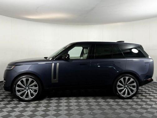 2025 Land Rover Range Rover P530 SE