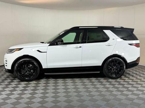 2025 Land Rover Discovery P300 Dynamic SE