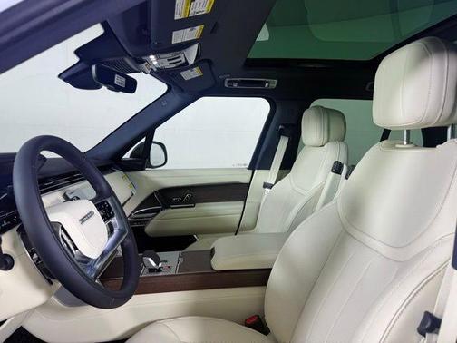 2025 Land Rover Range Rover P400 SE