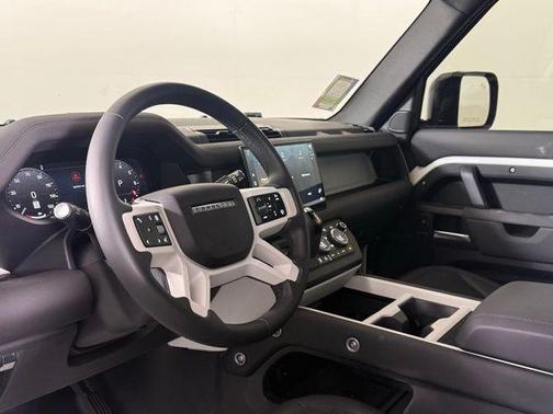 2025 Land Rover Defender P300