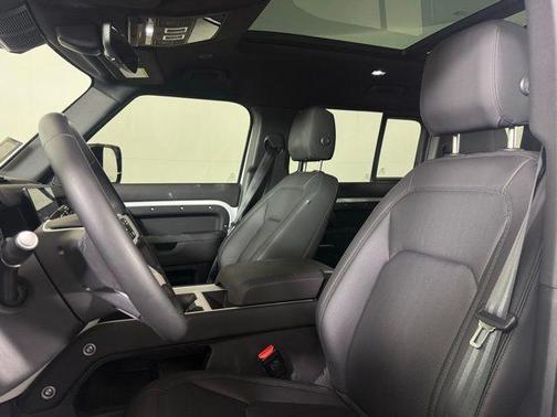 2025 Land Rover Defender P300