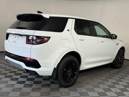 Fuji White 2025 Land Rover Discovery Sport S
