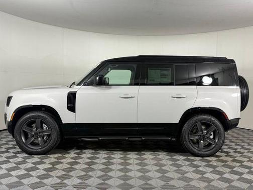 2026 Land Rover Defender 110 X-Dynamic SE