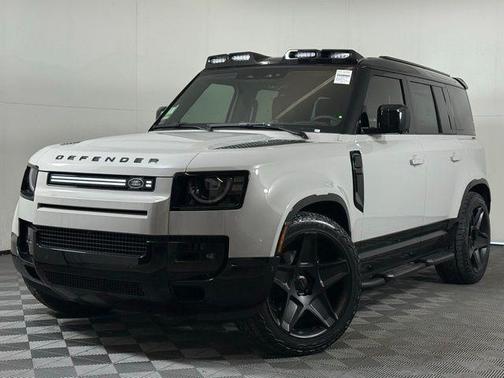 2026 Land Rover Defender 110 X-Dynamic SE