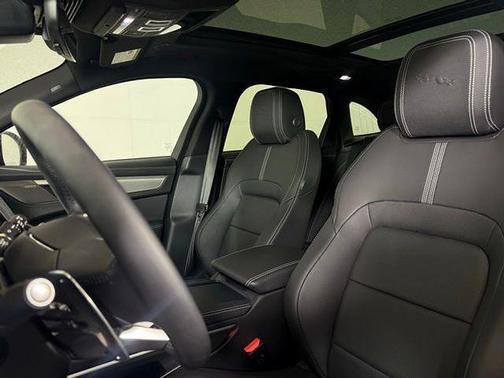 2026 Jaguar F-PACE P400 R-Dynamic S