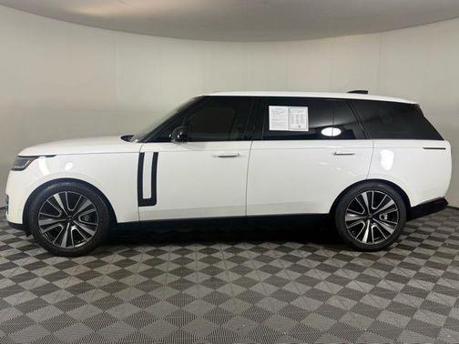2023 Land Rover Range Rover P400 SE