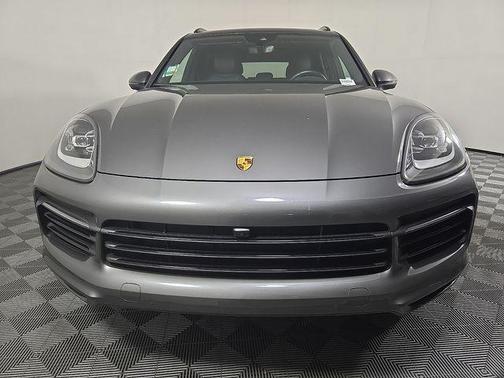 Chalk 2023 Porsche Cayenne Base