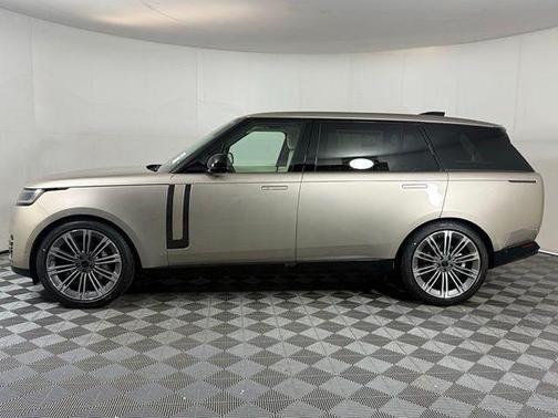 2026 Land Rover Range Rover P400 SE 7 Seat
