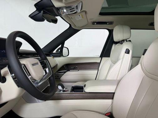 2026 Land Rover Range Rover P400 SE 7 Seat