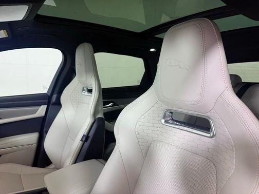 2026 Jaguar F-PACE P250 R-Dynamic S