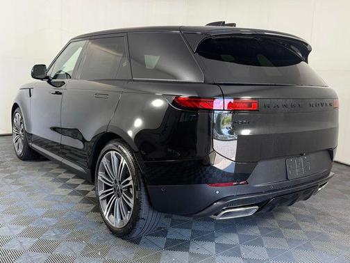 2025 Land Rover Range Rover Sport P360 SE