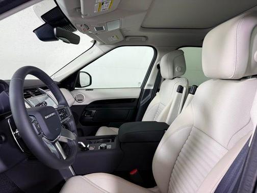 2025 Land Rover Discovery P300 S