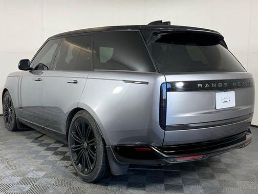 2025 Land Rover Range Rover P530 SE