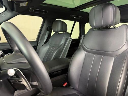 2025 Land Rover Range Rover P530 SE