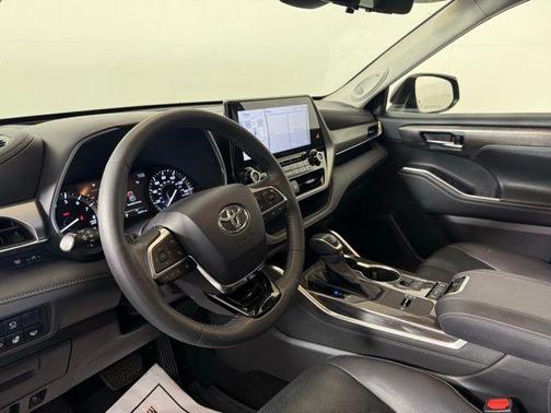 2020 Toyota Highlander Platinum