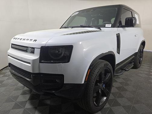 Yulong White 2022 Land Rover Defender 90 V8