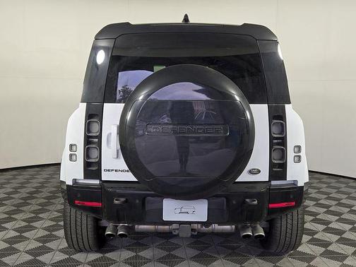 Yulong White 2022 Land Rover Defender 90 V8