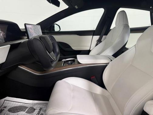 2022 Tesla Model S Base