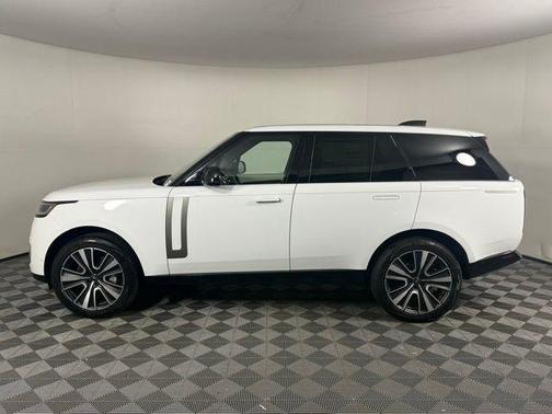 2025 Land Rover Range Rover P530 SE