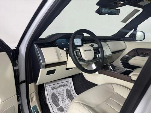 2025 Land Rover Range Rover P530 SE