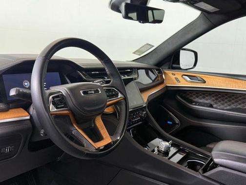 2022 Jeep Grand Cherokee L Summit