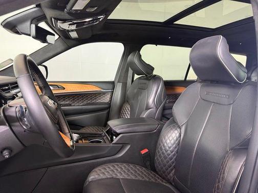 2022 Jeep Grand Cherokee L Summit