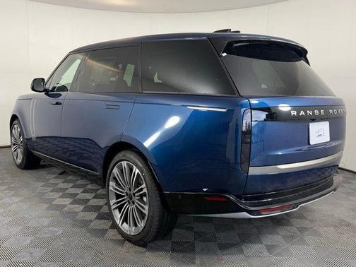 2026 Land Rover Range Rover P530 SE 7 Seat
