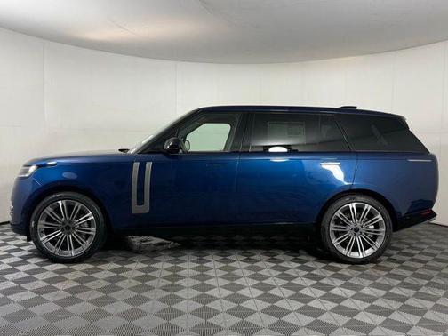 2026 Land Rover Range Rover P530 SE 7 Seat