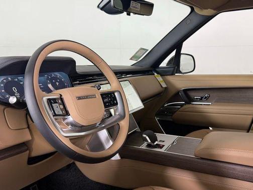 2026 Land Rover Range Rover P530 SE 7 Seat
